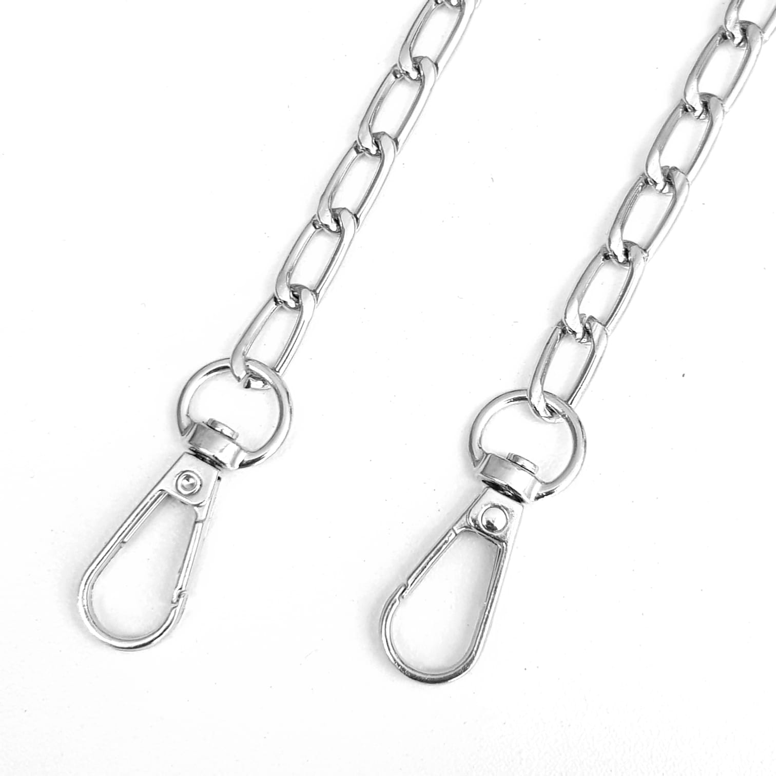 Αλυσίδα Ασημί Αλουμινίου (11mm x 07mm X1.20cm) με γάντζο 33-2