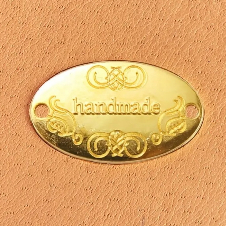 Ετικέτα handmade (3x2cm) Χρυσή 60
