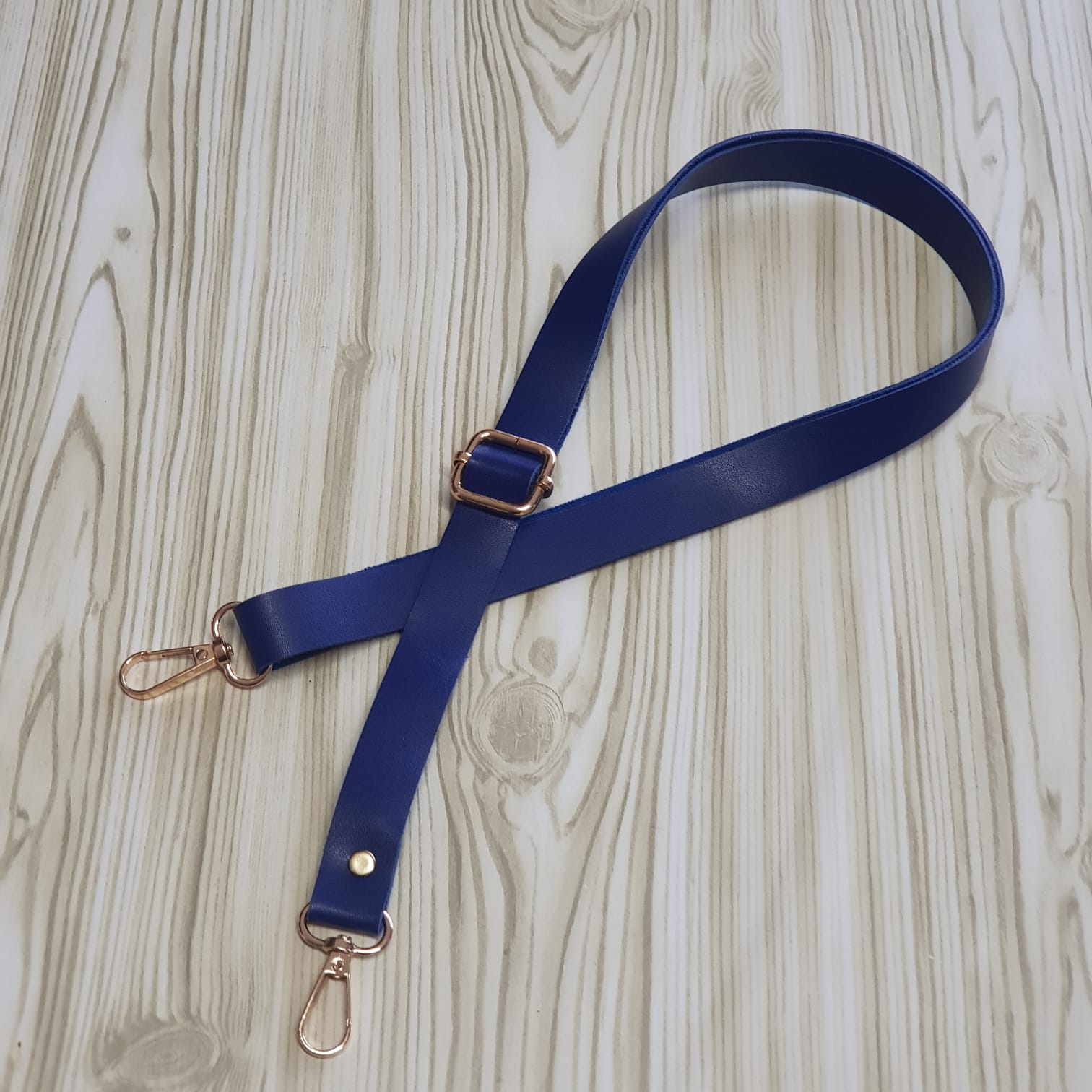 Δερμάτινο λουρί χιαστί ρυθμιζόμενο (1,35mt) Electric Blue 30